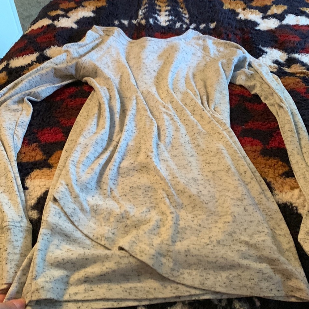 Gray long sleeve shirt